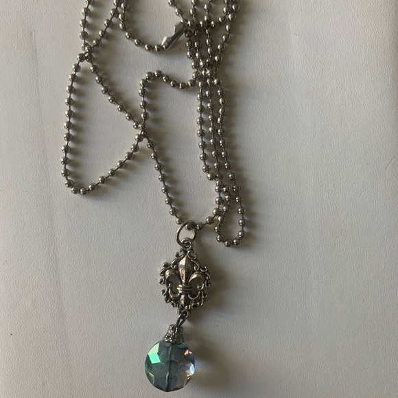 Necklace fleur de Lis - Picture 5 of 7